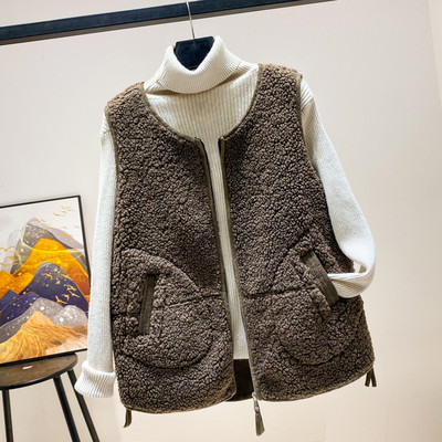 Naiste vabaaja sulevest taskute ja lukuga