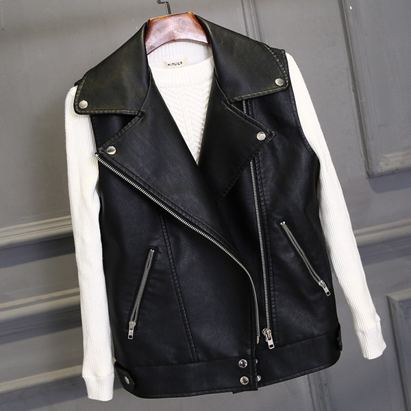 Moderna ādas veste ar rāvējslēdzējiem sievietēm