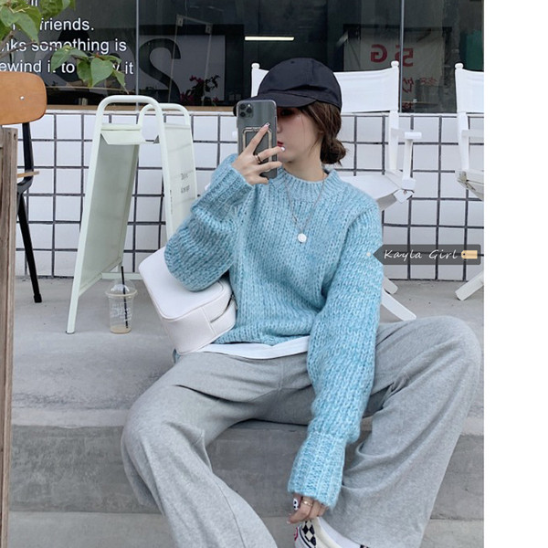 Μοντέρνο γυναικείο πουλόβερ  με οβάλ λαιμόκοψη