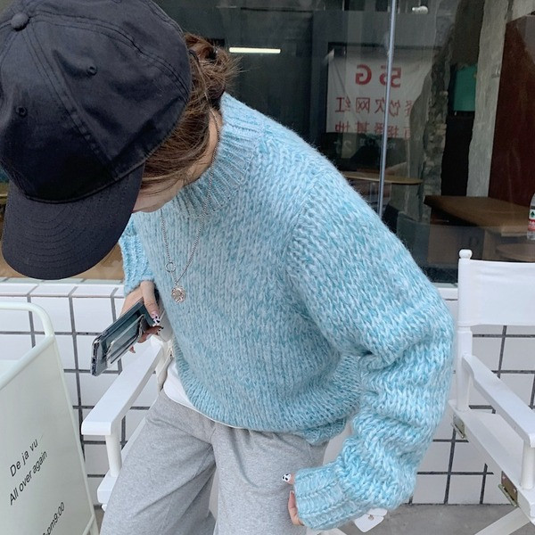 Μοντέρνο γυναικείο πουλόβερ  με οβάλ λαιμόκοψη