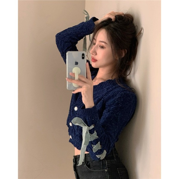 Kaasaegne naiste lühike kardigan spits-kaelusega