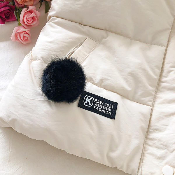 Laisvalaikio moteriškos liemenės platus modelis su aukšta apykakle