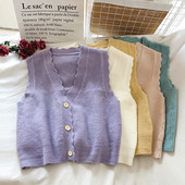 Naiste talvevest nööpide ja spitsikaelusega