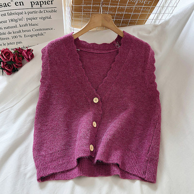 Naiste talvevest nööpide ja spitsikaelusega