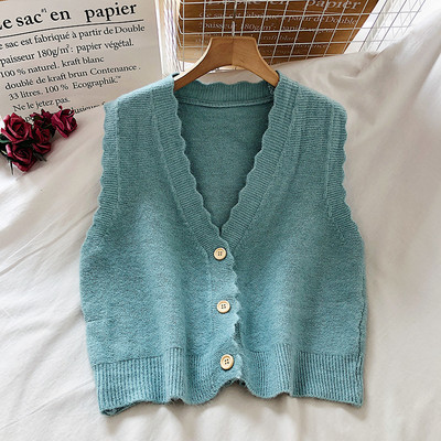 Naiste talvevest nööpide ja spitsikaelusega