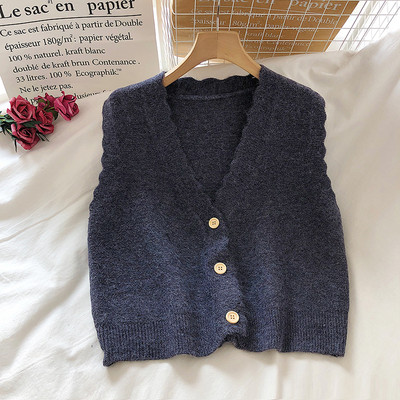 Naiste talvevest nööpide ja spitsikaelusega