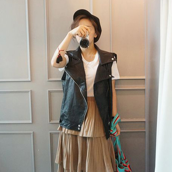 Moodne sügisene lukuga nahast vest