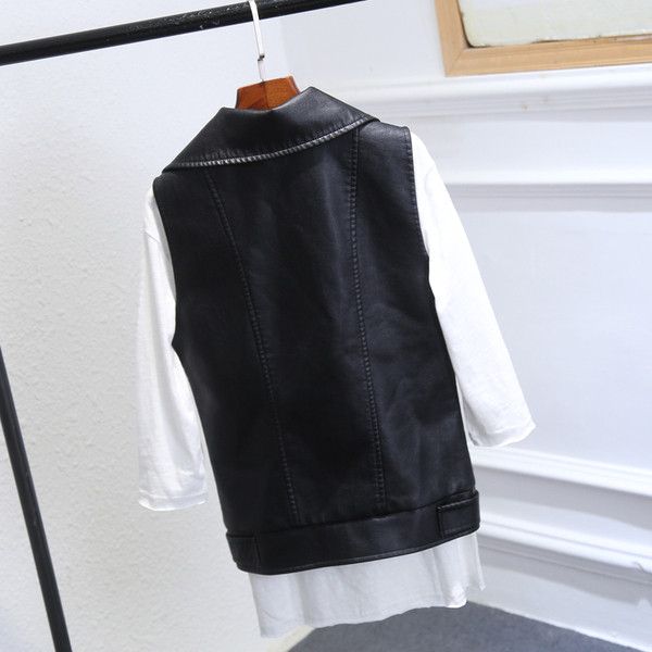 Moodne sügisene lukuga nahast vest