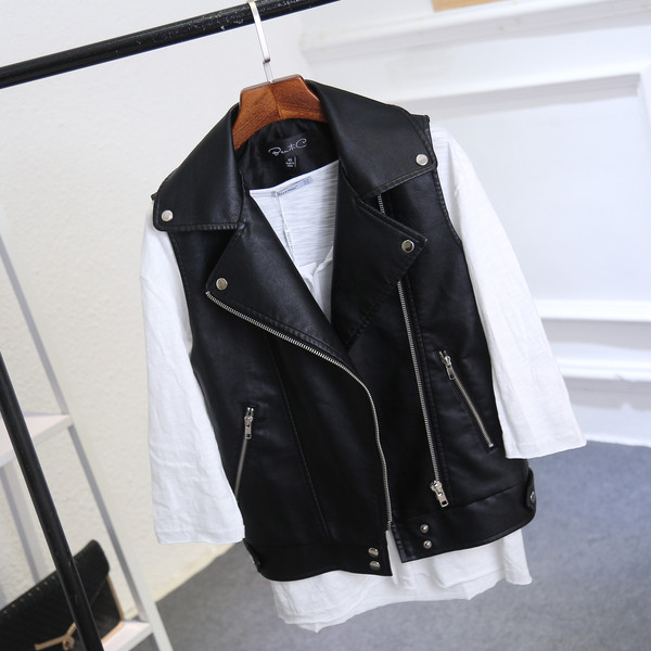 Moodne sügisene lukuga nahast vest