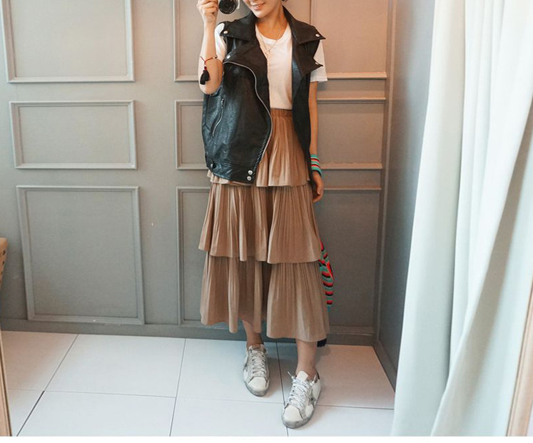 Moodne sügisene lukuga nahast vest