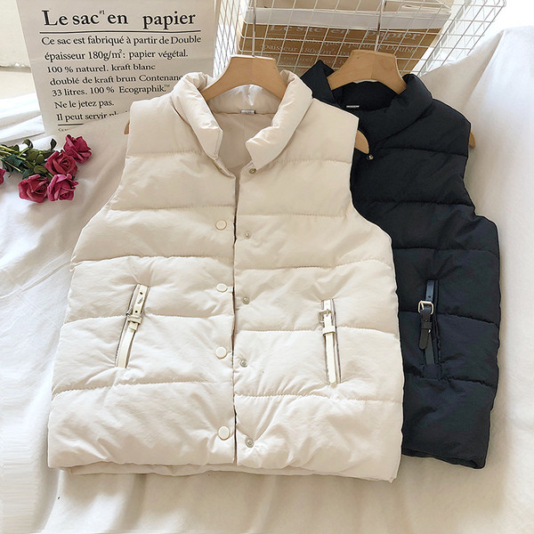 Moteriška laisvalaikio liemenė su sagomis