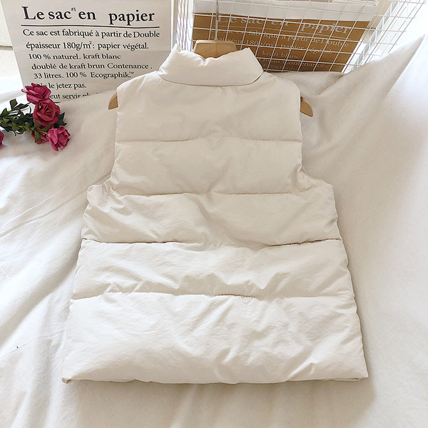 Moteriška laisvalaikio liemenė su sagomis