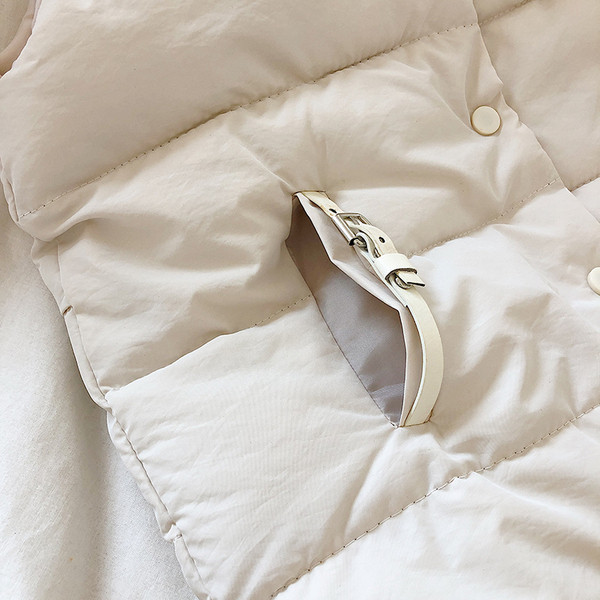 Moteriška laisvalaikio liemenė su sagomis