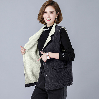 Šiuolaikinė moteriška liemenė iš velveto su sagomis ir dydžiais 3XL