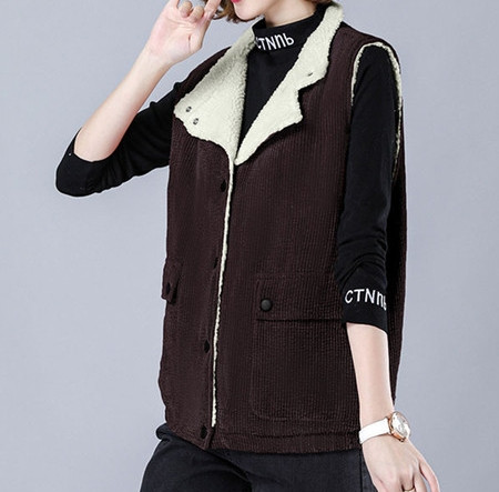 Šiuolaikinė moteriška liemenė iš velveto su sagomis ir dydžiais 3XL