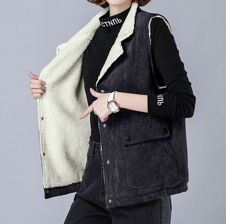 Šiuolaikinė moteriška liemenė iš velveto su sagomis ir dydžiais 3XL