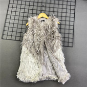 Šiuolaikinė pilkos spalvos moteriška pūkinė liemenė