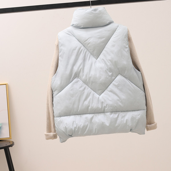 Naiste vabaajavest taskute ja lukuga - asümmeetriline mudel