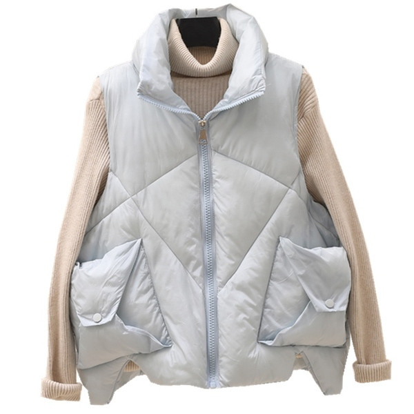 Naiste vabaajavest taskute ja lukuga - asümmeetriline mudel