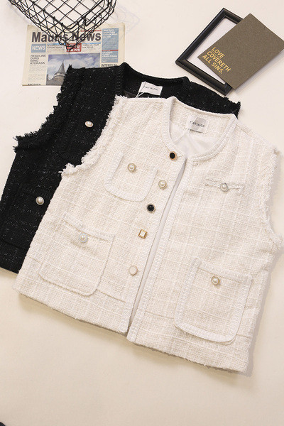 Moderan ženski prsluk s ovalnim izrezom i džepovima