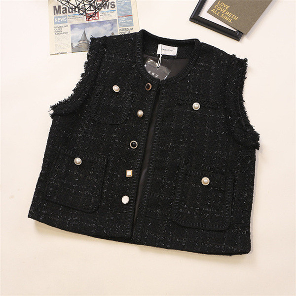 Moderan ženski prsluk s ovalnim izrezom i džepovima