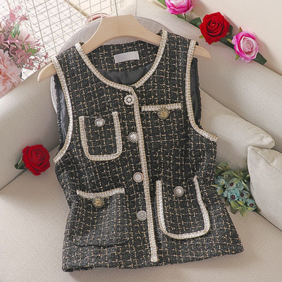 Ruuduline naiste vest ümara kaelusega ja pärlitega