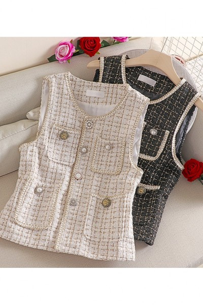 Ruuduline naiste vest ümara kaelusega ja pärlitega