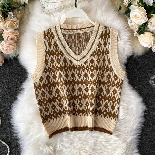 Kootud naiste vest spits-kaelusega