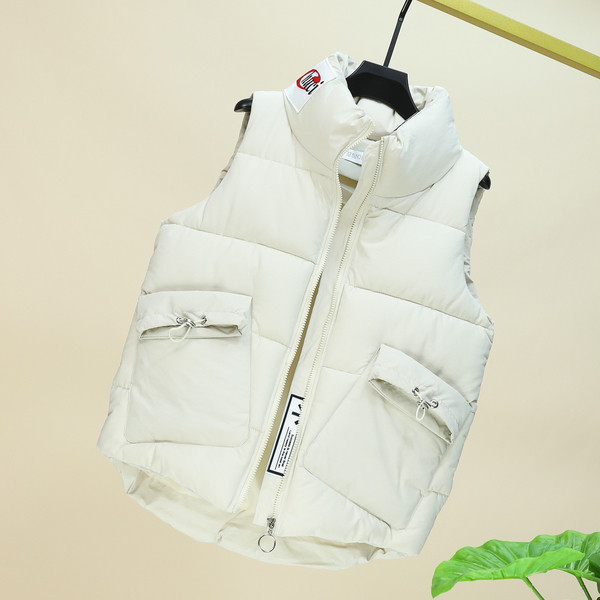 Naiste fliisvest taskute ja kõrge kraega