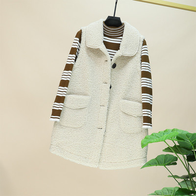 Naiste pikk taskute ja kraega vest