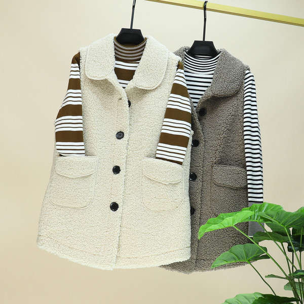 Naiste pikk taskute ja kraega vest