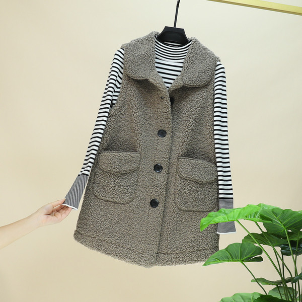 Naiste pikk taskute ja kraega vest