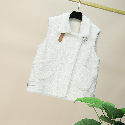 Uus mudel taskute ja ümara kaelusega naiste sulevest