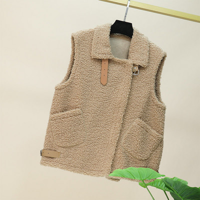 Uus mudel taskute ja ümara kaelusega naiste sulevest