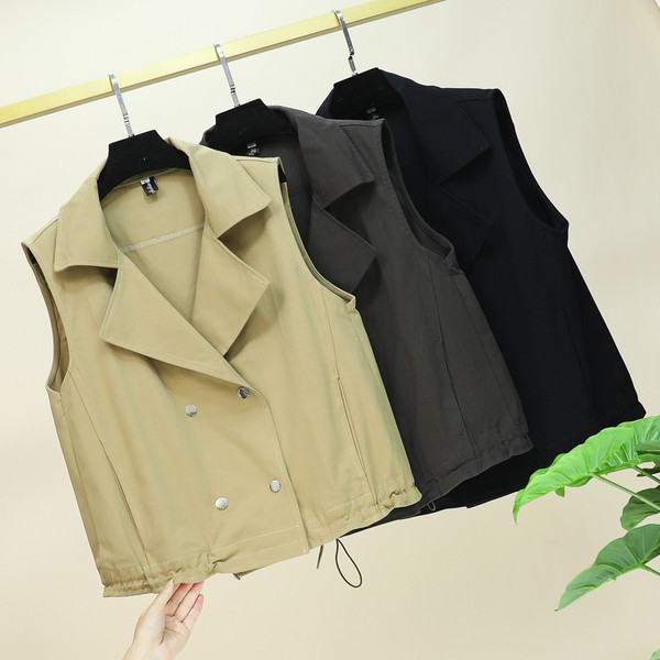 Moteriška laisvalaikio liemenė su špico iškirpte