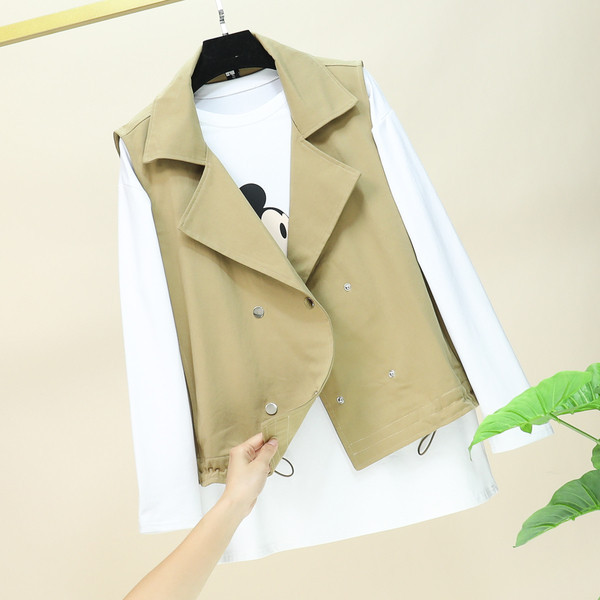 Moteriška laisvalaikio liemenė su špico iškirpte