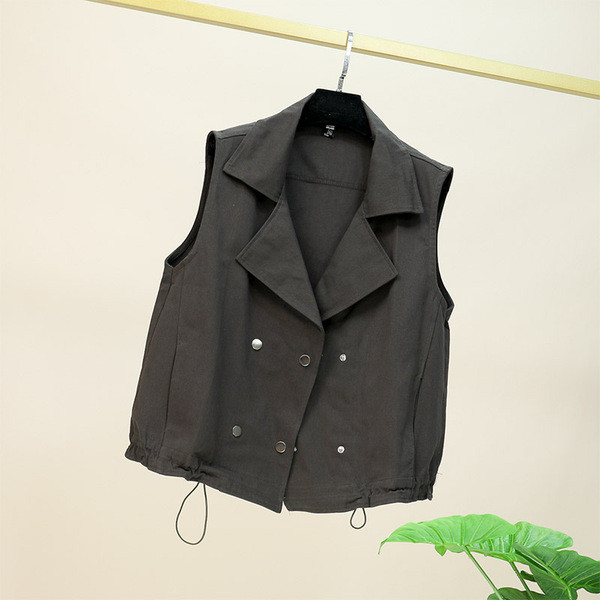 Moteriška laisvalaikio liemenė su špico iškirpte