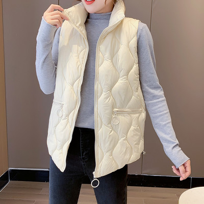 Naiste sügisvest kõrge krae ja taskutega