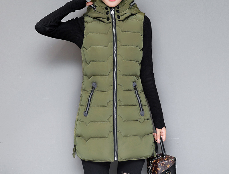 Moteriška laisvalaikio liemenė su gobtuvu kelių spalvų