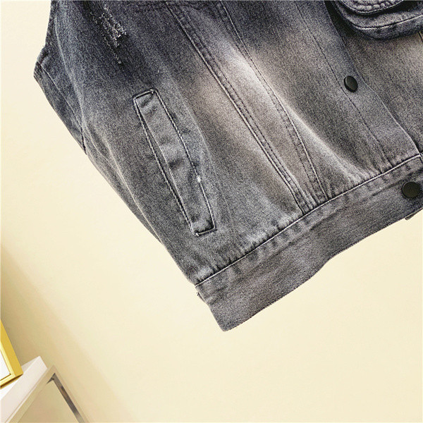 Naiste moodne teksavest nööpide ja kirjaga