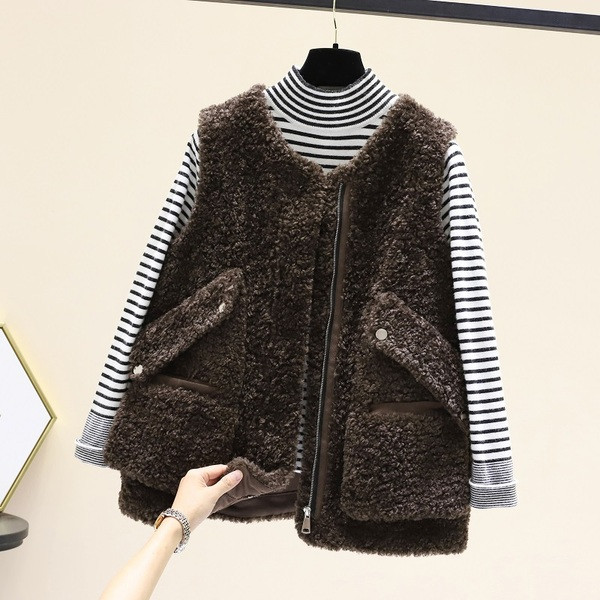 Naiste sulevest tõmbluku ja spitsikaelusega