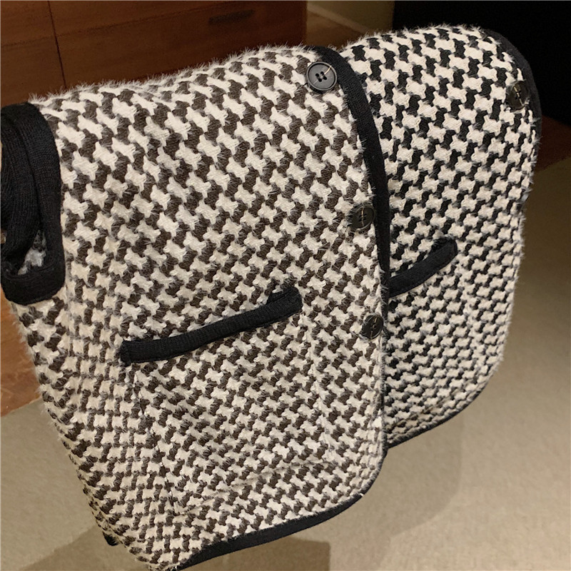 Praegune naiste lai taskutega mudelvest