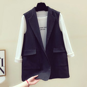 Juodos spalvos moteriška laisvalaikio liemenė su špico iškirpte