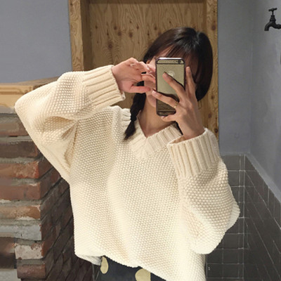 Μοντέρνο γυναικείο πουλόβερ με οβάλ λαιμόκοψη κλασικό  μοντέλο