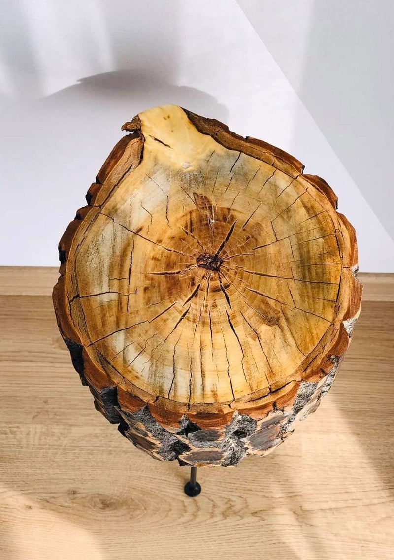 Поставка за цветя, помощна маса, нощен шкаф и т.н