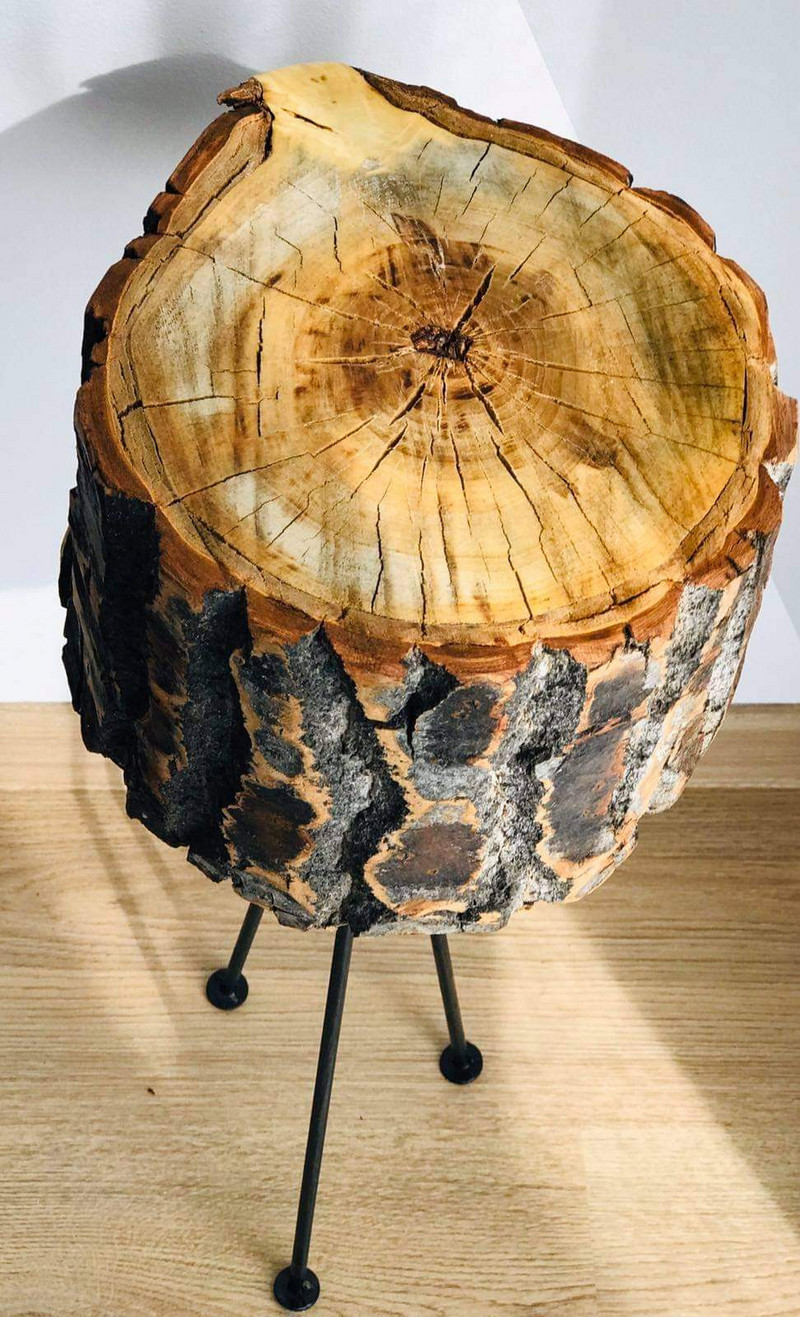 Поставка за цветя, помощна маса, нощен шкаф и т.н