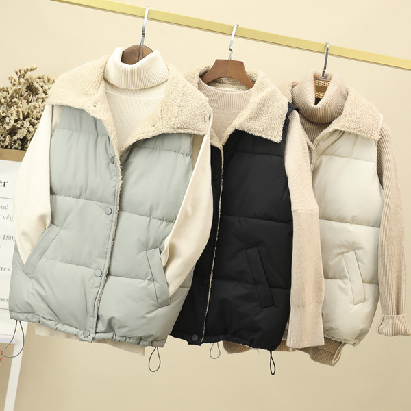 Moodne naiste vest - krae ja taskutega