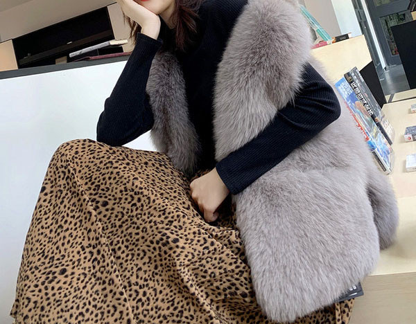 Novi model ženskog prsluka sa džepovima