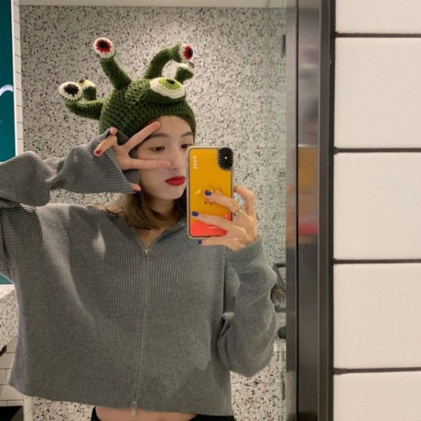 Lihtne lukuga naiste kardiganist vabaaja mudel