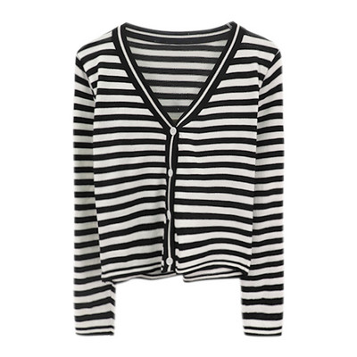 Dryžuota moteriška laisvalaikio liemenė su špico iškirpte